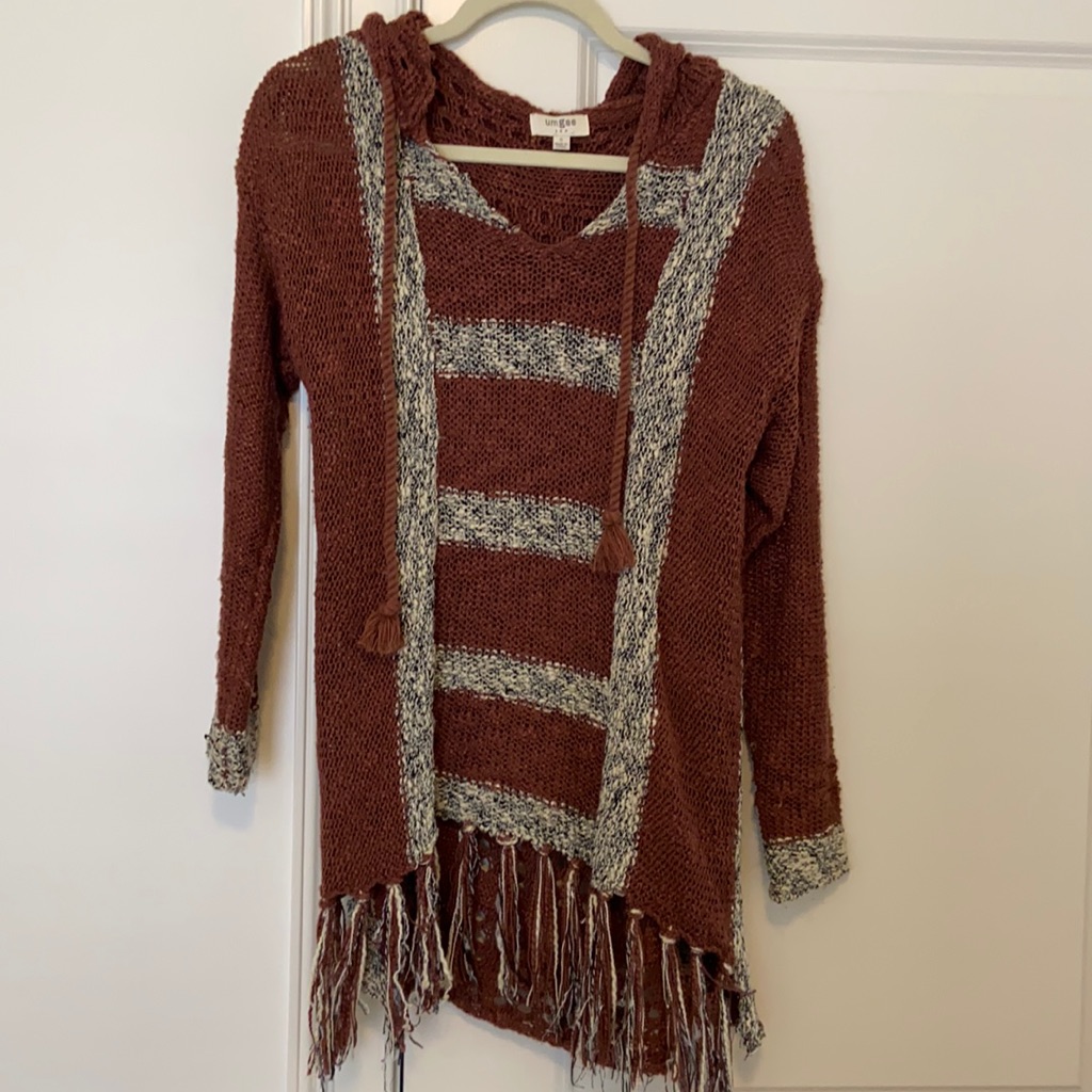 Long Sleeve Hooded Sweater Top. Size Small